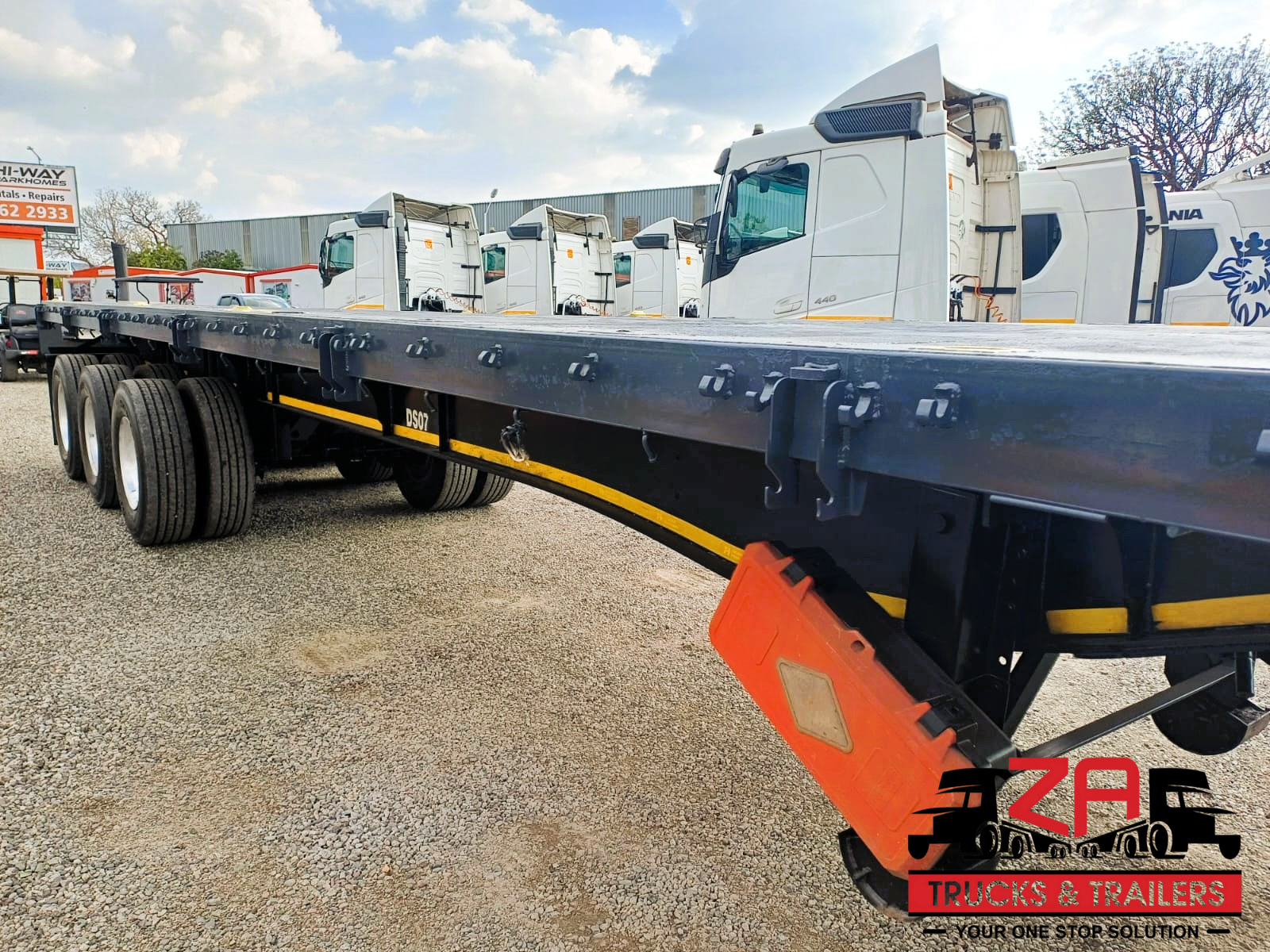 2023 HENRED FRUEHAUF TRI-AXLE FLAT DECK TRAILER #53012